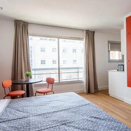 103 Cozy Eiffel Tower Apartament *