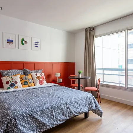 103 Cozy Eiffel Tower Apartament Paryż